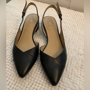 Black leather sandal/flat 9 from Naturalizer adjustable strap